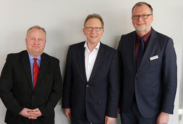 Das Foto zeigt Bernhard Henn, Leiter Leitungsstab des Vorstandsvorsitzenden Frank-J. Weise der Bundesagentur fr Arbeit, Erwin Rddel, Bundestagsabgeordneter und Karl-Ernst Starfeld, Leiter der Neuwieder Arbeitsagentur (von links) Foto: Arbeitsagentur