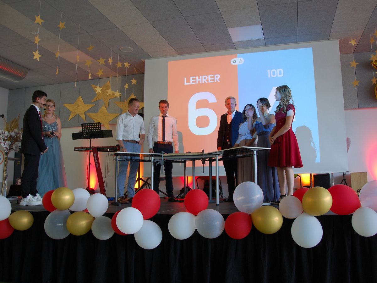 Mit einer Gala auf dem "roten Teppich" feierten die 10ten Klassen der IGS Selters ihren Abschluss