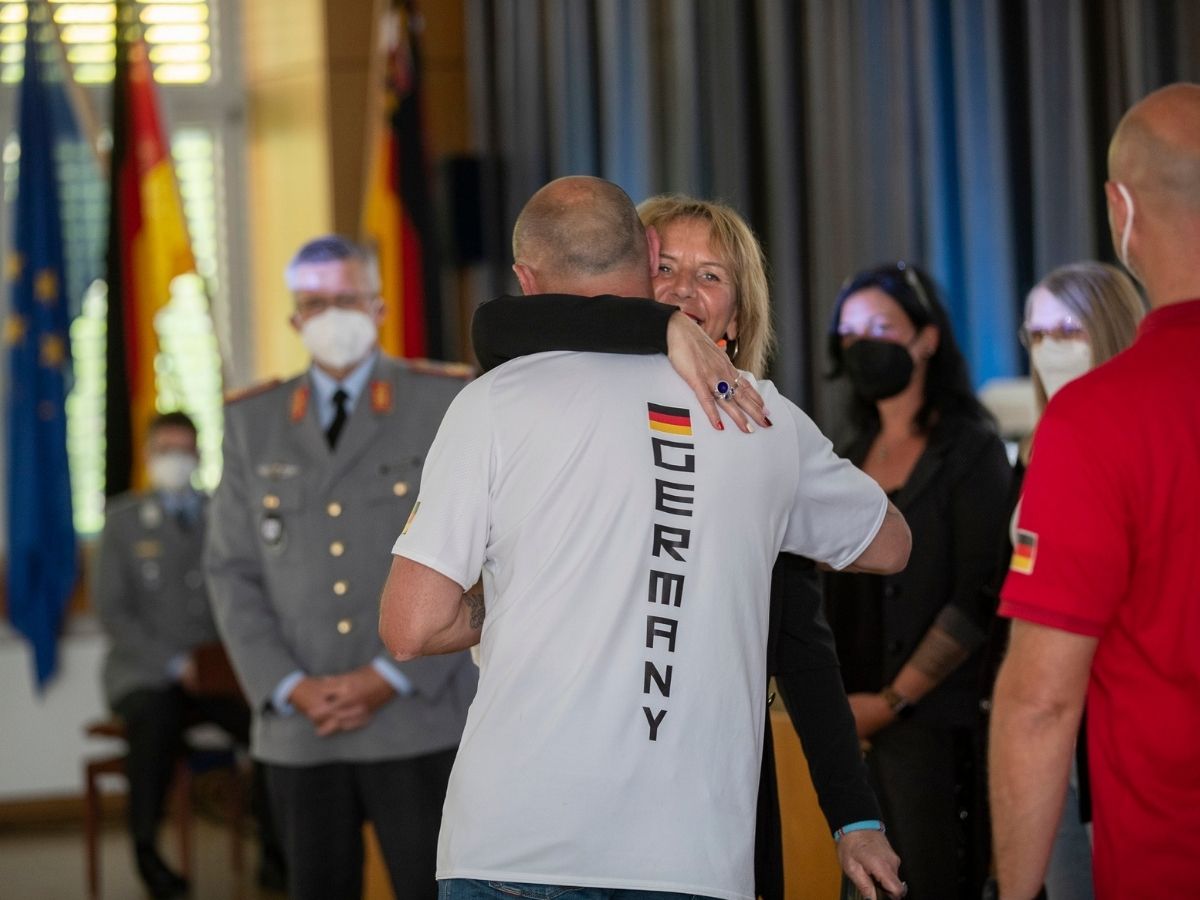 Vernissage zeigt "Gesichter des Lebens" am Zentrum Innere Fhrung