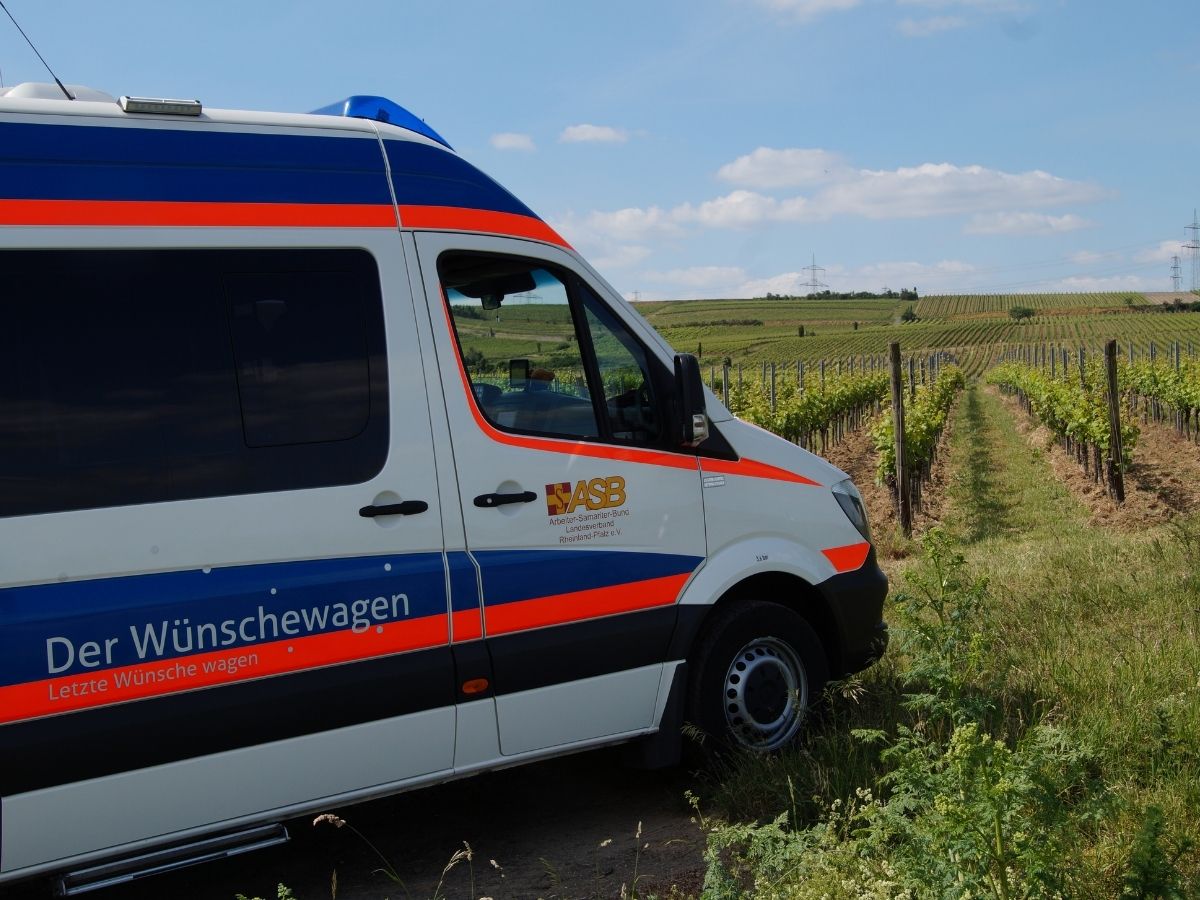 Der Wnschewagen vor Ort. (Foto: ASB RP /  Wnschewagen)