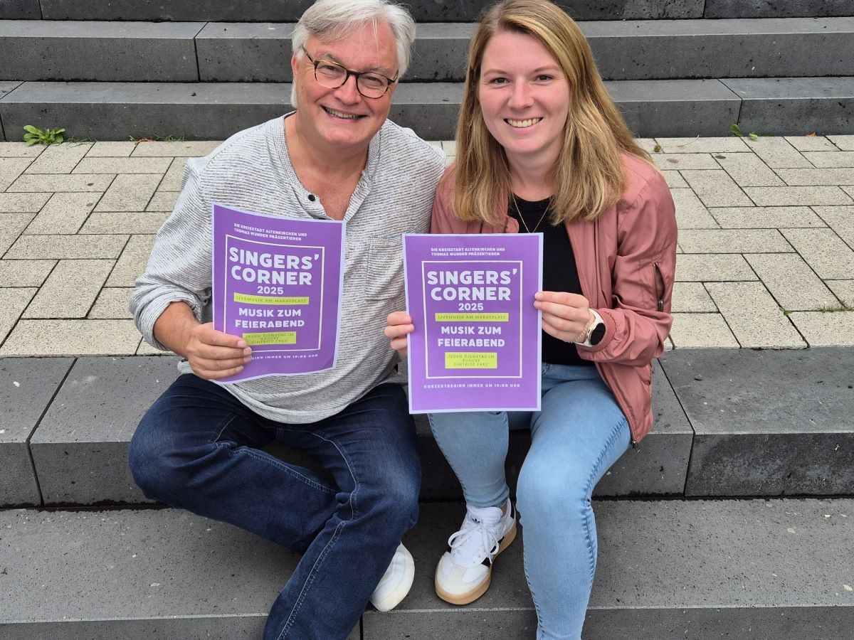 Anna Laux und Thomas Wunder freuen sich auf die vierteilige Singers Corner auf dem Altenkirchener Marktplatz. (Foto: vh) 