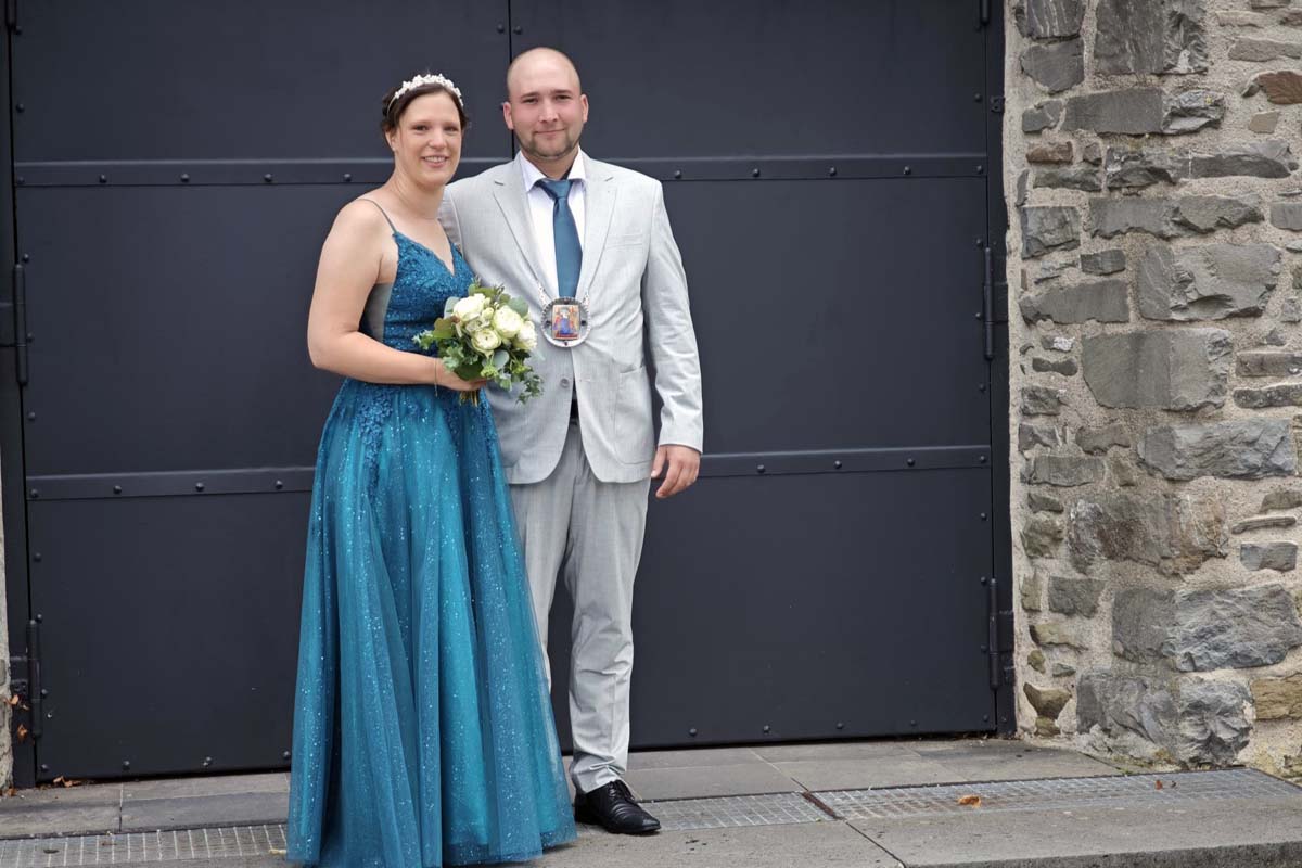 Das Knigspaar Lisa Trapp (re.) und Lucas Beutgen strahlte (Bilder: kk)