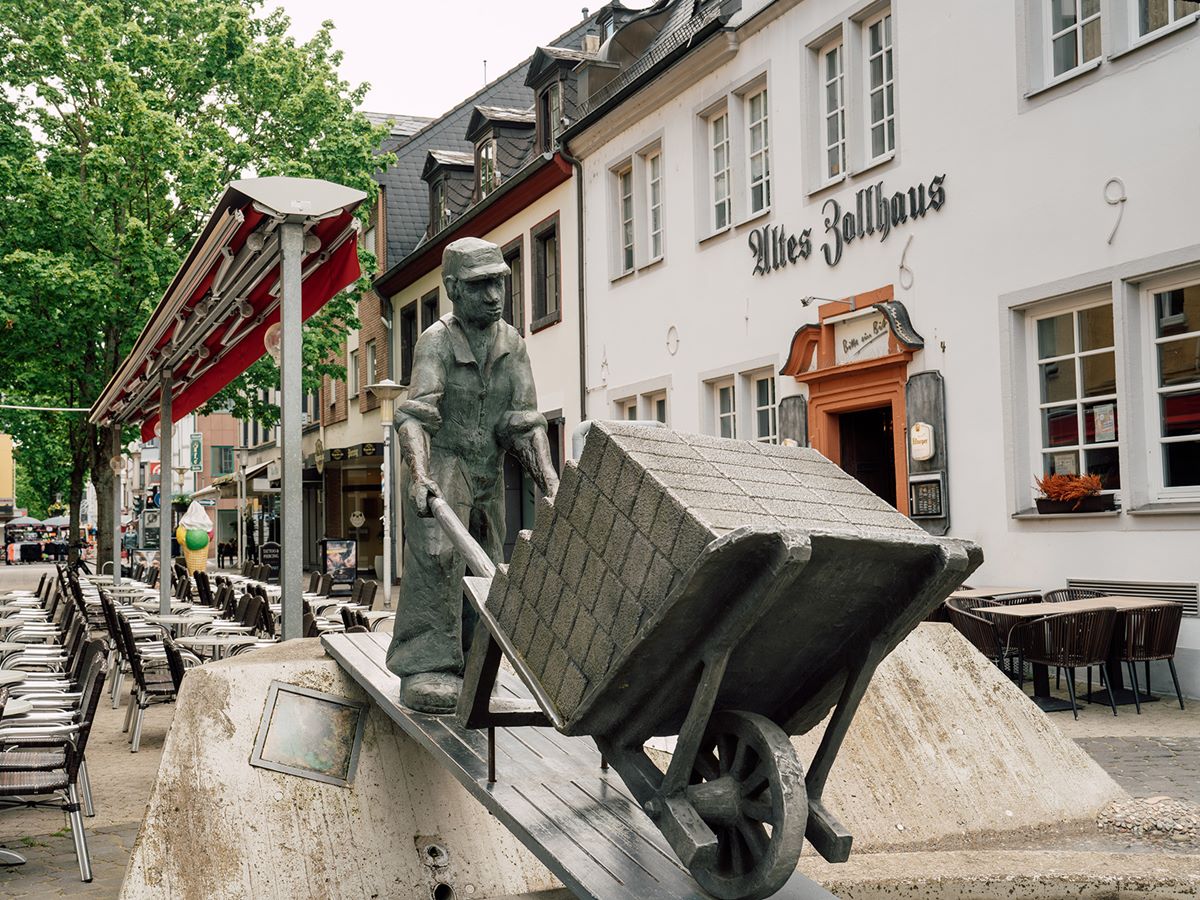 Das Sch�rjer-Denkmal in Neuwied (Foto: Zimpfer_Fotography)
