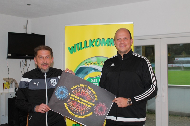 Die SG 06-Jugendleitung Torsten Henseler (rechts) und Timo Unkel freuen sich schon jetzt auf die Besucher de Neujahrsturniers. (Foto: SG 06 Betzdorf)