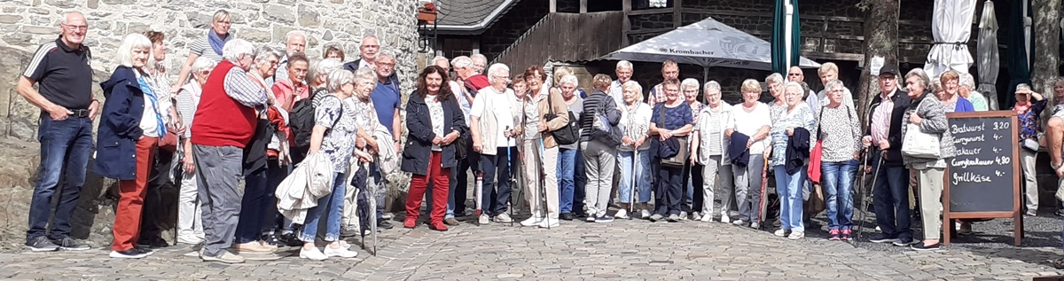 Der Tagesausflug des Seniorenbeirats Kirchen ging zur Burg Altena
(Foto: VG Kirchen)
