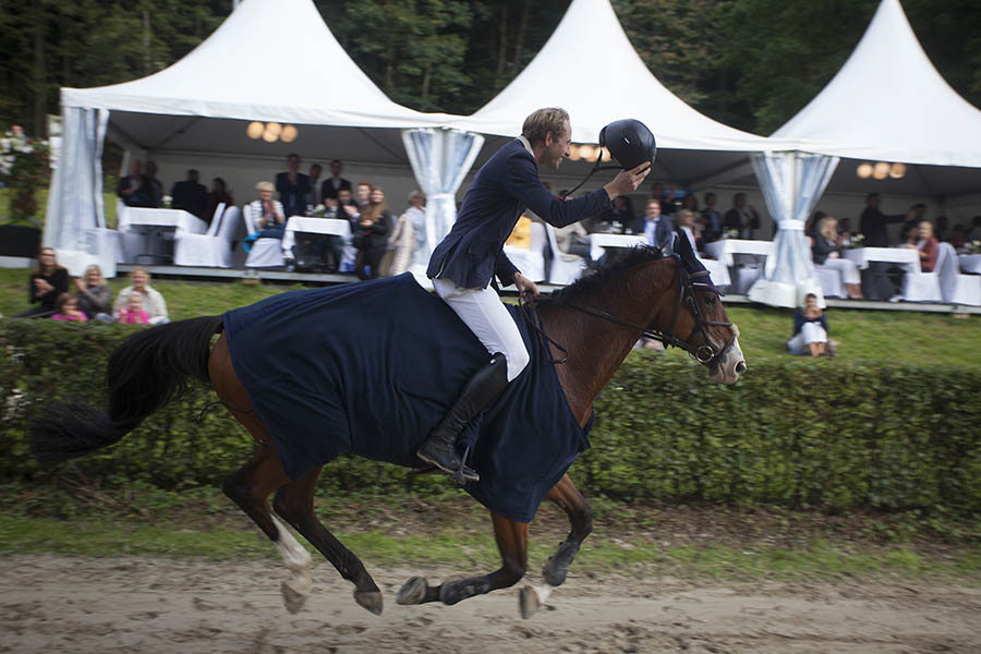 Viele begeisterte Zuschauer beim Springderby in Neuwied