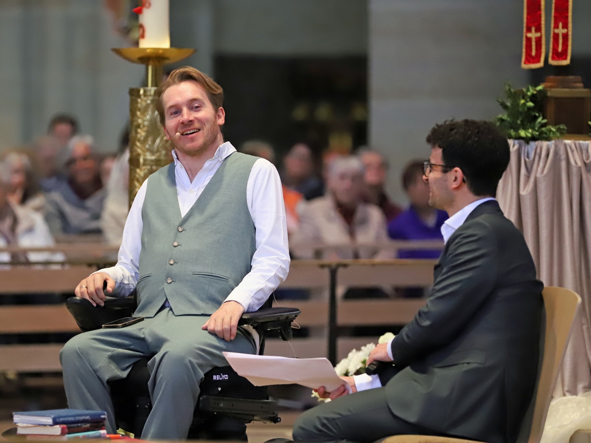 Samuel Koch im Dialog mit Christopher Hoffmann (Foto: Bistum Trier)