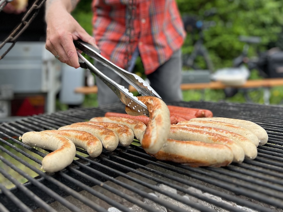 Es gibt Leckeres vom Grill. (Foto: Veranstalter)