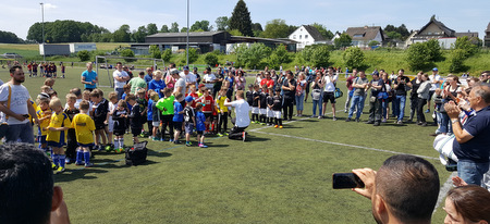 Mit insgesamt 40 Mannschaften ging das diesjhrige Pfingstturnier des SSV Weyerbusch ber die Bhne. Turniersiege sicherten sich die Teams der JSG Wolfstein bei der D-Jugend und der FC Hennef 05 bei der E-Jugend. Gleich vier Teams waren aus dem Essener Stadtteil Eiberg angereist. (Foto: Verein)