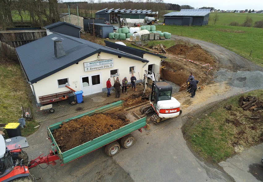 SV Leuzbach-Bergenhausen erneuert Vorplatz am Schtzenhaus