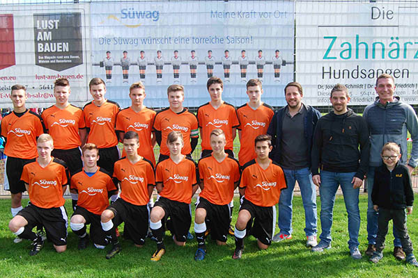 Swag schenkt SV Salz neue Fuballtrikots. Foto: Verein