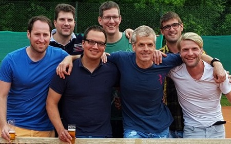 hinten von links nach rechts: Daniel Mller, Edwin Sprenger, Uwe Jungbluth
vorne von links nach rechts: Manuel Merkelbach, Sven Seeger, Heiko Jngerich, Mark Seeger
Es fehlen: Bjrn Sendzik, Nico Hees, Thorsten Erdnuess, Robin Cousin (Foto: WS Neitersen)