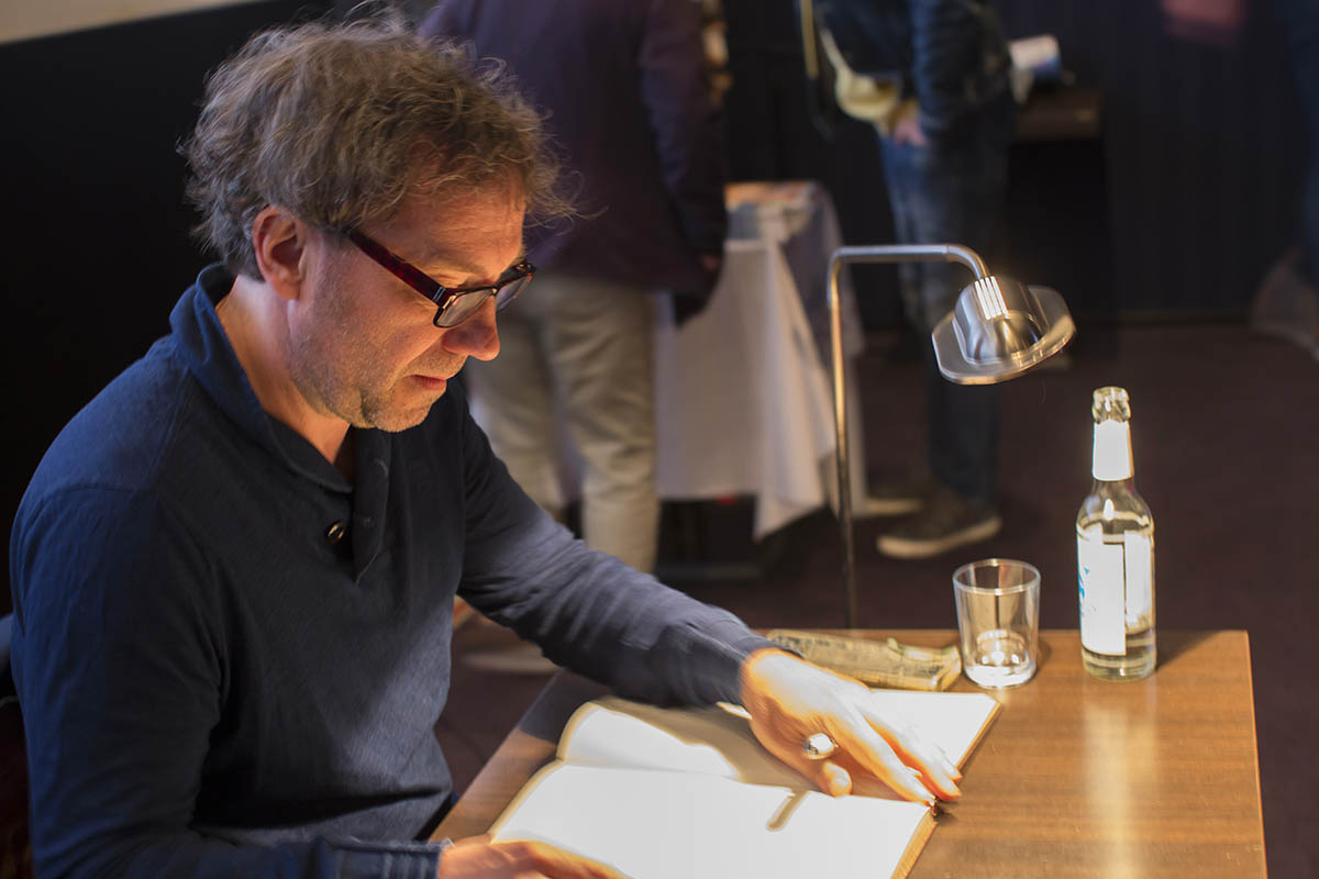 Autor Gregor Sander bei der Lesung in Hachenburg. Fotos: Helmi Tischler-Venter