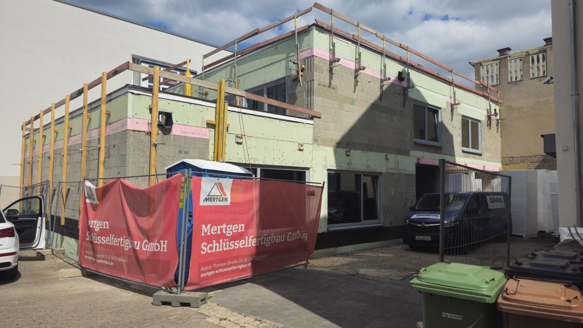 Im April war erster Spatenstich, jetzt ist der Rohbau des neuen Schppche an der Heddesdorfer Strae fertig. Foto: Stadt Neuwied / Teofil Abu-Mansur.