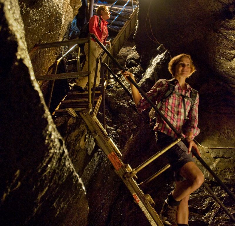 Im mittelalterlichen GeoPunkt Schiefergrube Assberg bei Limbach wurde auch unter Tage Schiefer abgebaut. Foto: Westerwald Touristik-Service