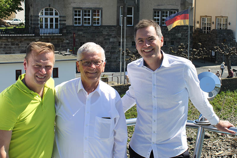 Von links: Vorstand Dr. Achim Schloemer, Stadtbrgermeister Gerhard Hausen und Thomas Herschbach (Kommunikation/ Spezialaufgaben). Foto vor Corona: privat