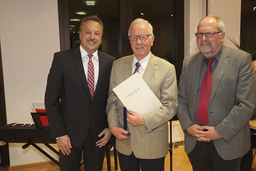 Werner Schmitz erhielt an seinem Geburtstag den Ehrenamtspreis. Foto: Wolfgang Tischler