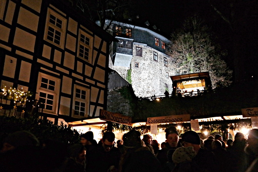 Der Schnsteiner Weihnachtsmarkt (Foto: Regina Steinhauer)