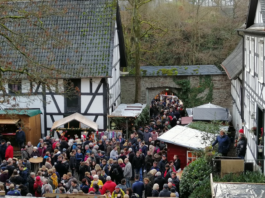 Schnsteiner Weihnachtsmarkt verzauberte wieder mit seinem Charme