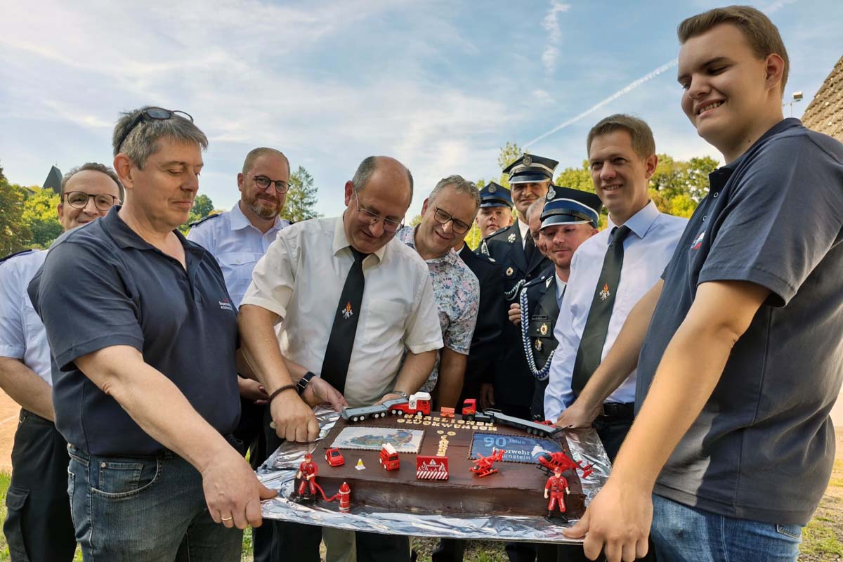 90 Jahre Freiwillige Feuerwehr Schnstein: Familienfest mit Freunden
