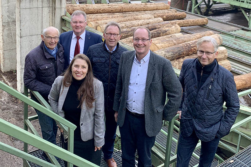 Besuch bei der Firma van Roje: Senior-Chef Hans Mhmel (l.) und Geschftsfhrender Gesellschafter Oliver Mhmel (r.) freuten sich ber den Besuch der CDU-Delegation rund um den Generalsekretr Gerd Schreiner. Foto: CDU
