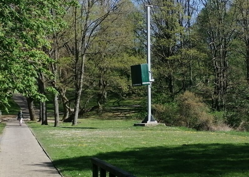 Ein weiteres Jahr lang wird sich der Vogelschiestand der Altenkirchener Schtzen im Parc de Tarbes in wetterfester Umhllung prsentieren. Das Fest im 175. Jahr des Bestehens der Gesellschaft fllt aus. (Foto: hak)