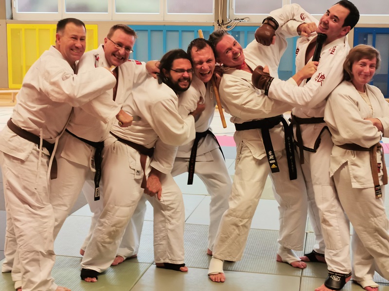 Die Schwarzgurttruppe (Fotos: Judo- u. Ju-Jutsu - Verein Daaden e.V.)