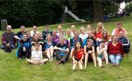 Gruppenbild der Teilnehmer (Foto: Swim Team)