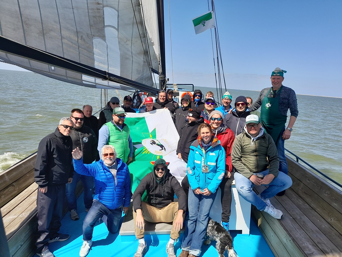 28 Husaren-Matrosen nahmen eine dreitgige Reise nach ber Ijsselmeer auf. (Foto: privat)