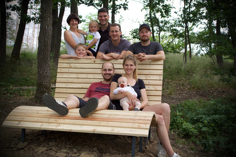 Der Frderverein Wir fr Selbach hat als erste Aktion ein "Waldsofa" gebaut. Foto: Privat