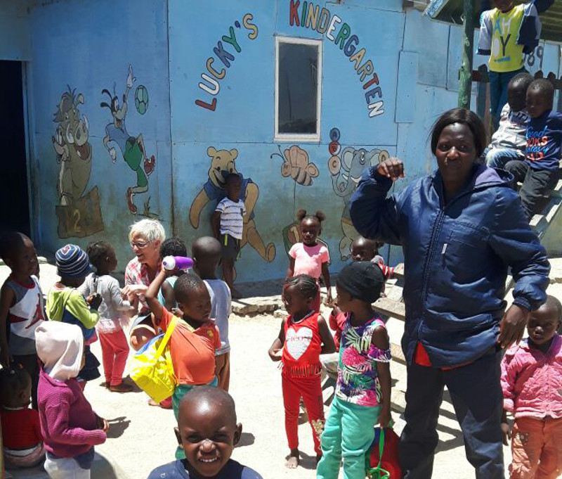 Unterwegs in Namibia: Okanona-Hilfsprojekt luft