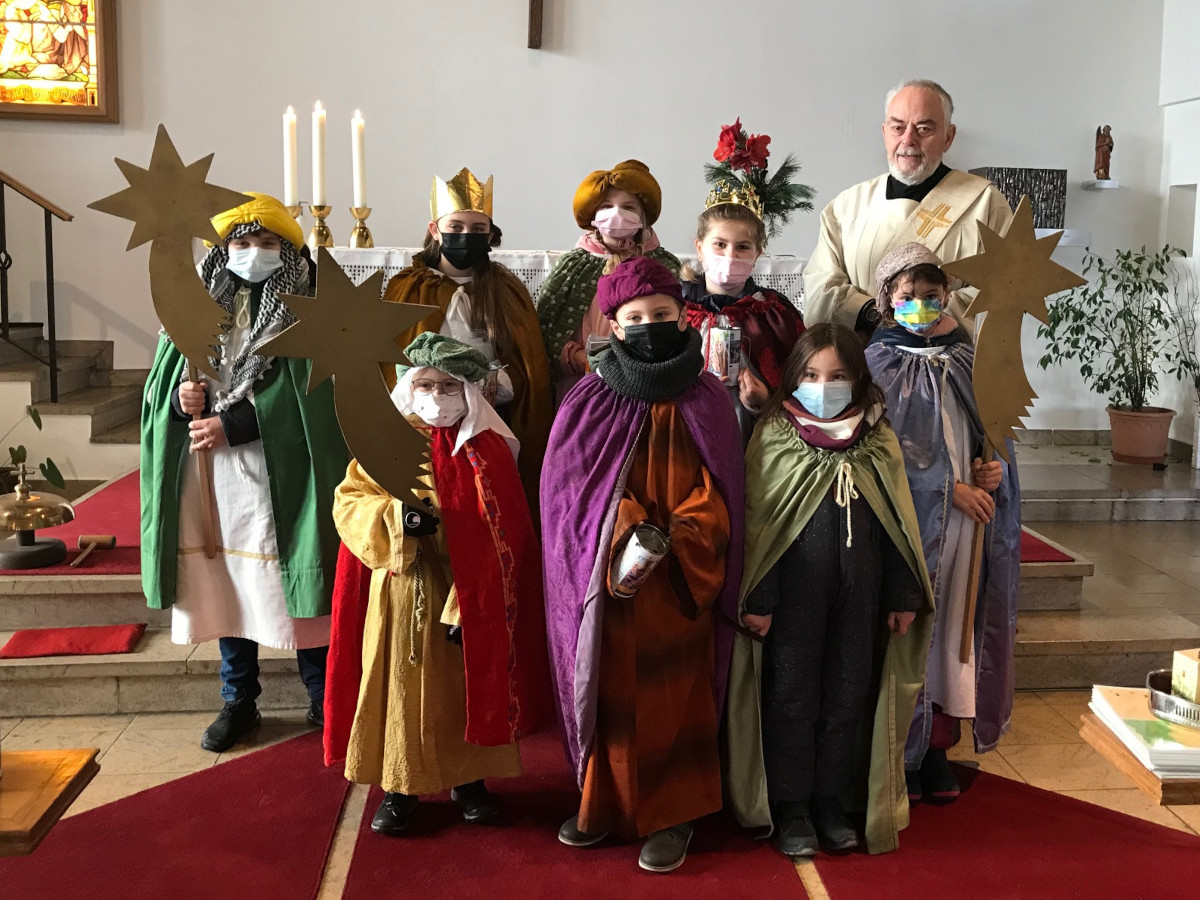 Sternsinger aus Selbach sammelten fr benachteiligte Kinder und brachten Segen