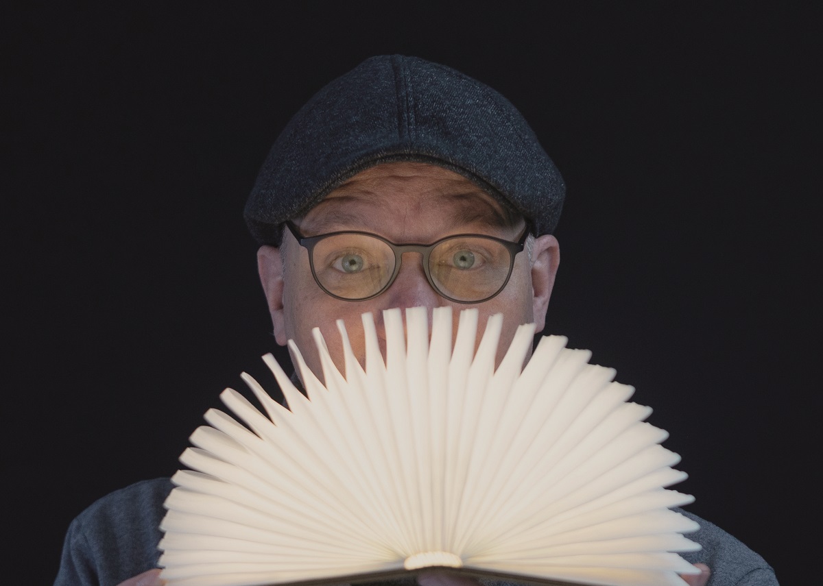 Eckhard Schneider moderiert am 13.10. die Lieblingsbuchvorstellungen von Menschen der Region. (Foto: Selters_liest_Presse)