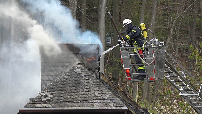 Alte Mhle bei Grgeshausen in Vollbrand