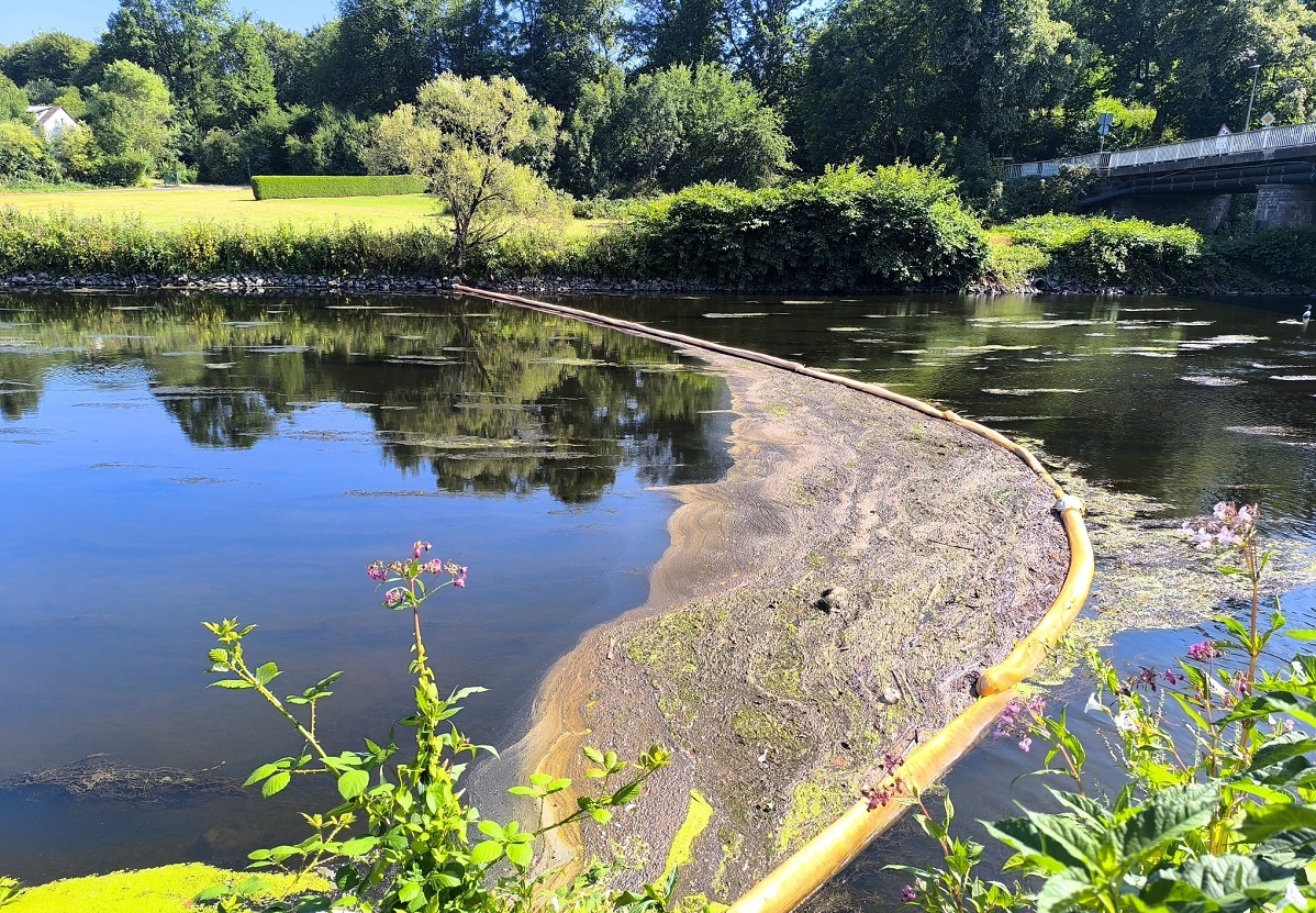 �lsperren in der Sieg unmittelbar vor Rosbach (Foto: lr)