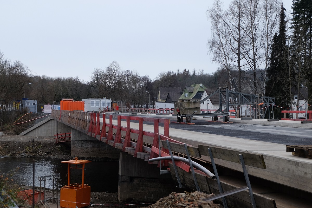 Stabile Temperaturen fr Fortschritt an der Siegbrcke erforderlich