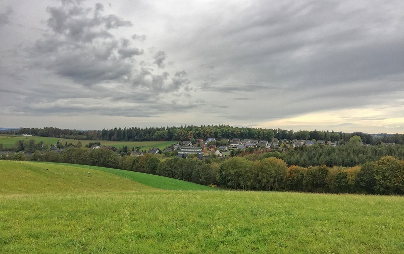 Siegperle fhrte ber die Hhen von Wingendorf 