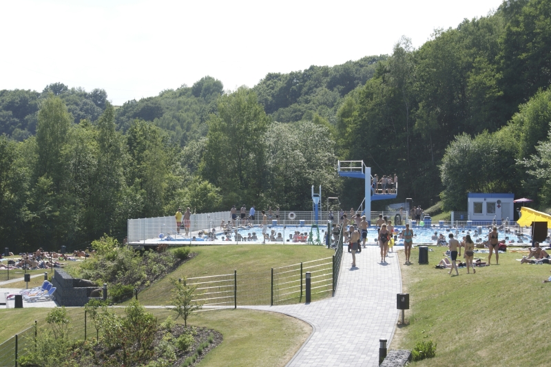 Freibad im Wissener Siegtalbad ldt zum Badespa ein 