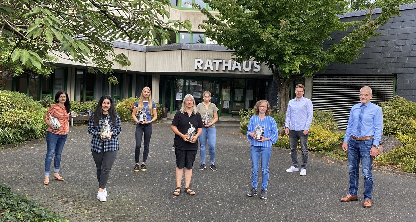 v.l.: Eva Weiss, Dilan Kocak, Charlotte Walkenbach, Gabriele Rieger, Julia Gutacker, Jule Haas, Nico Hees, Fred Jngerich (es fehlen: Vivien Metze u. Vivien Herrig). (Foto: Julia Gahlmann)