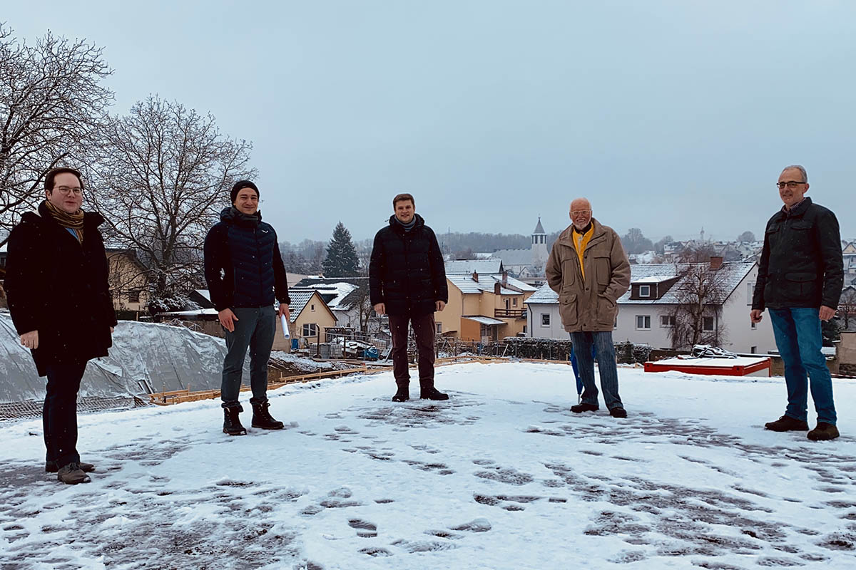 Das Wohnprojekt am Sonnenhang in Niederbieber ist gestartet. Projektvorstellung mit (v.l.n.r.) Pascal Badziong, Architekt Andreas Rahmig, Eduard Gossen, Romed Heinrich Kaufhold und Wolfgang Hardt. Foto: CDU