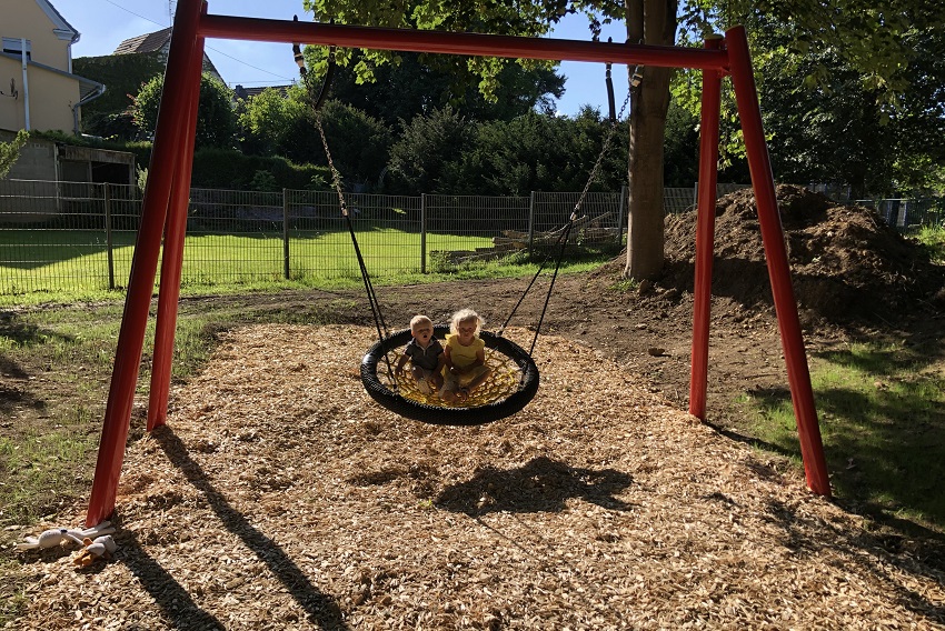 Neues Spielgert fr den Spielplatz in Niederhausen