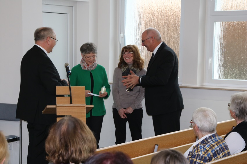 Neuapostolische Kirchengemeinde spendet an Hospizverein Altenkirchen