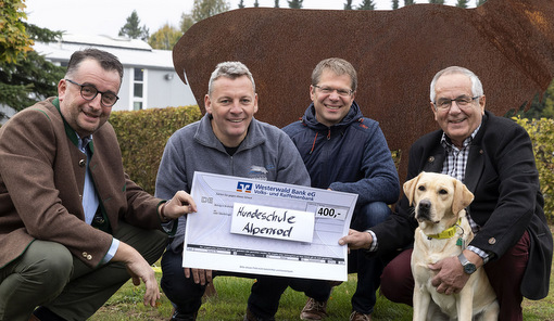 Hundeschule Alpenrod spendet fr Wildpark-Frderverein 