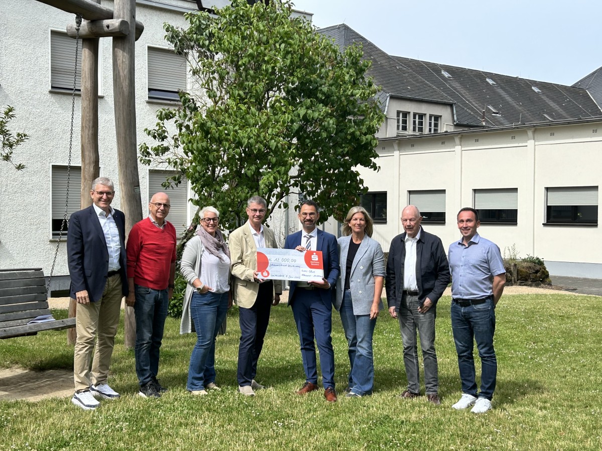 Martin Neudecker, Dr. Georg Reifferscheid, Ramona Desgronte, J�rgen Ulrich, Rafael Correia, Christina Schmitt, Wolfgang Sulzbacher und Eduard G�nther (Foto: Jan Hillesheim)