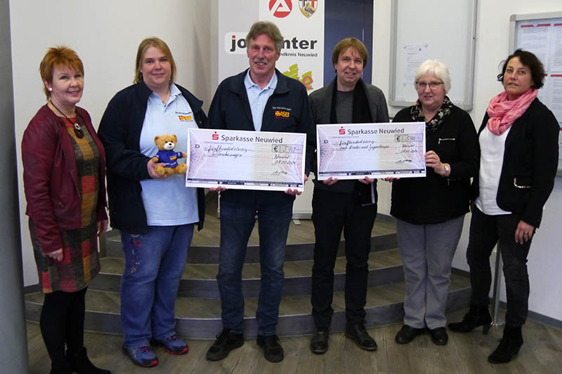 Von links: Vera Stangier (JC), Manuela Stebe, Hartmut Pitton (beide ASB Wnschwagen), Dirk Greese (Ambulantes Kinder- und Jugendhospiz), Hilde Janzing-Schanz, Heike Peifer (beide JC). Foto: privat