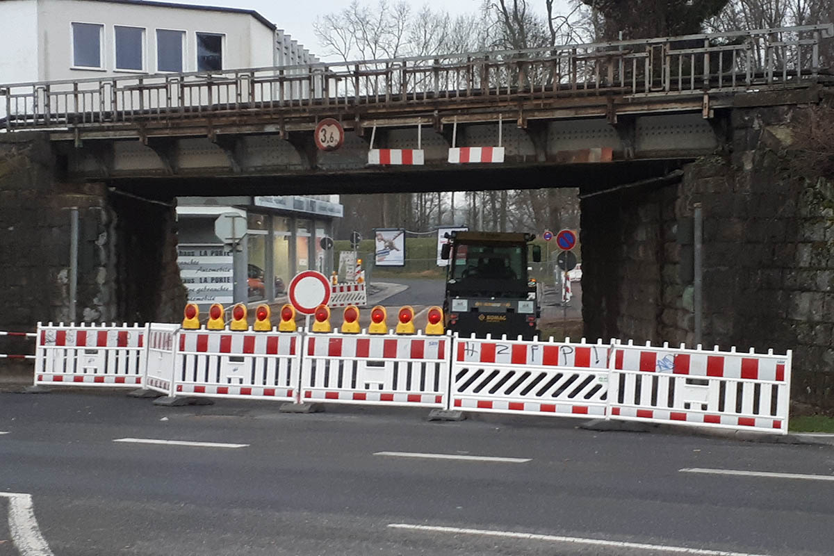 Sperrung Bahnunterfhrung bei La Porte lie Innenstadt aufatmen