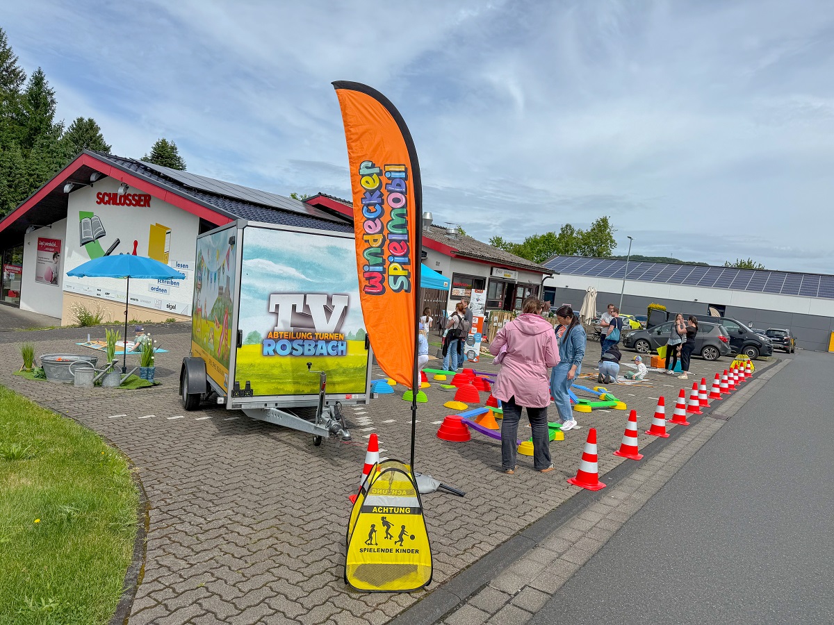 Beim Aktionstag des Windecker Spielmobils (Fotos: L. Niederhausen)