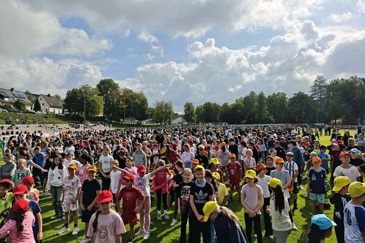 Die Zahl der teilnehmenden Kinder und Jugendlichen war kaum zu fassen. (Bilder: kk�)