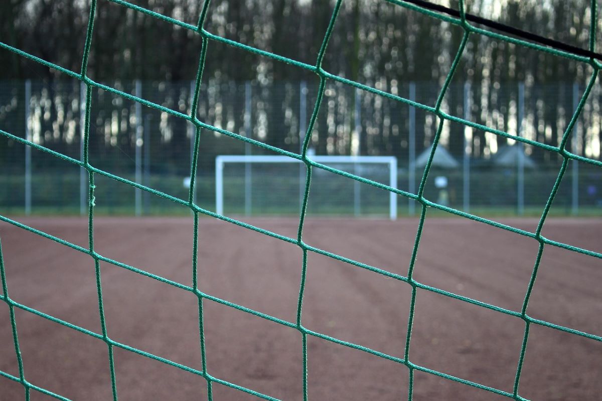 Sportplatzsanierung: Auch der TuS Bitzen mchte roter Asche den Garaus machen