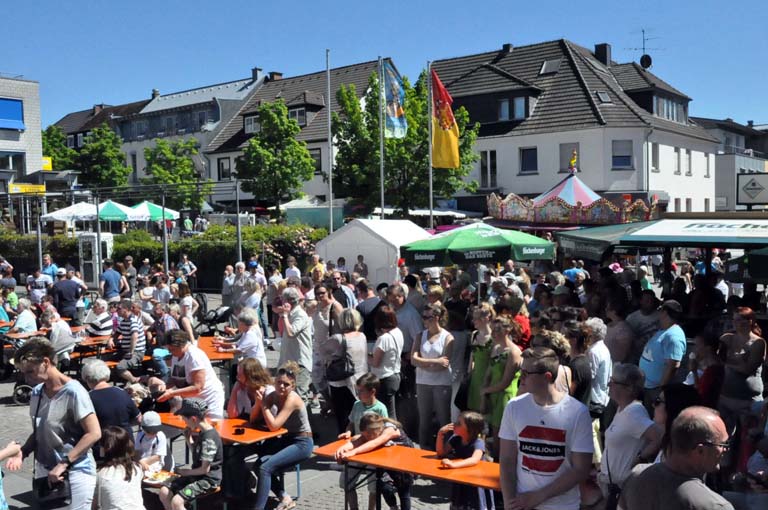 Besucher beim Altenkirchener Stadtfest (Foto: Archiv AK-Kurier/kkö)